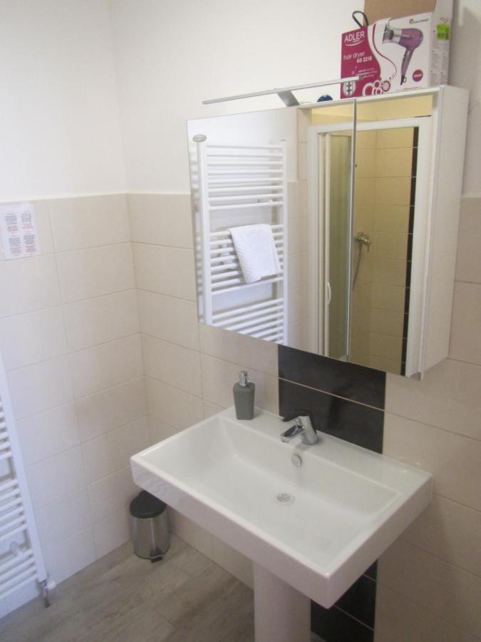 Bed and Breakfast Pod Orehi Постойна Экстерьер фото